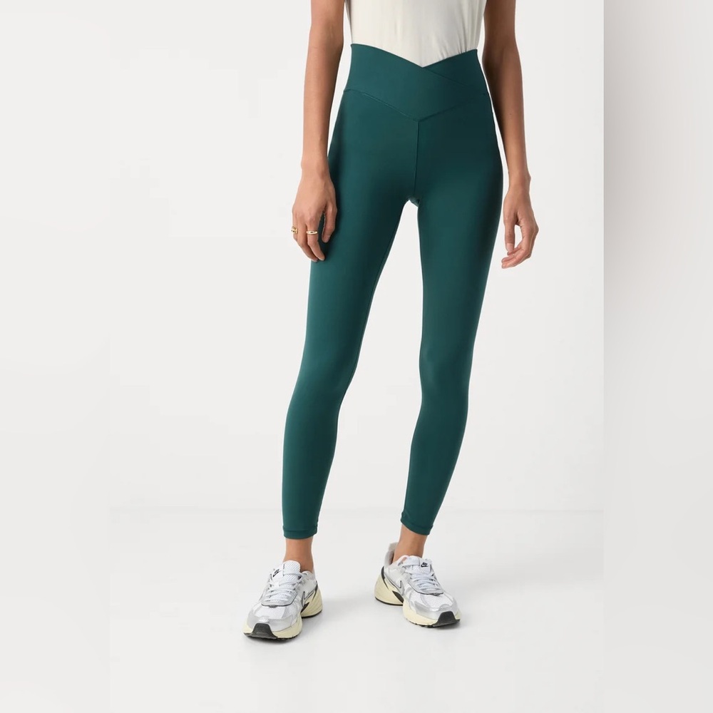 Aerie Real Me High Waisted Crossover Leggings💙 - Picture 3 of 5